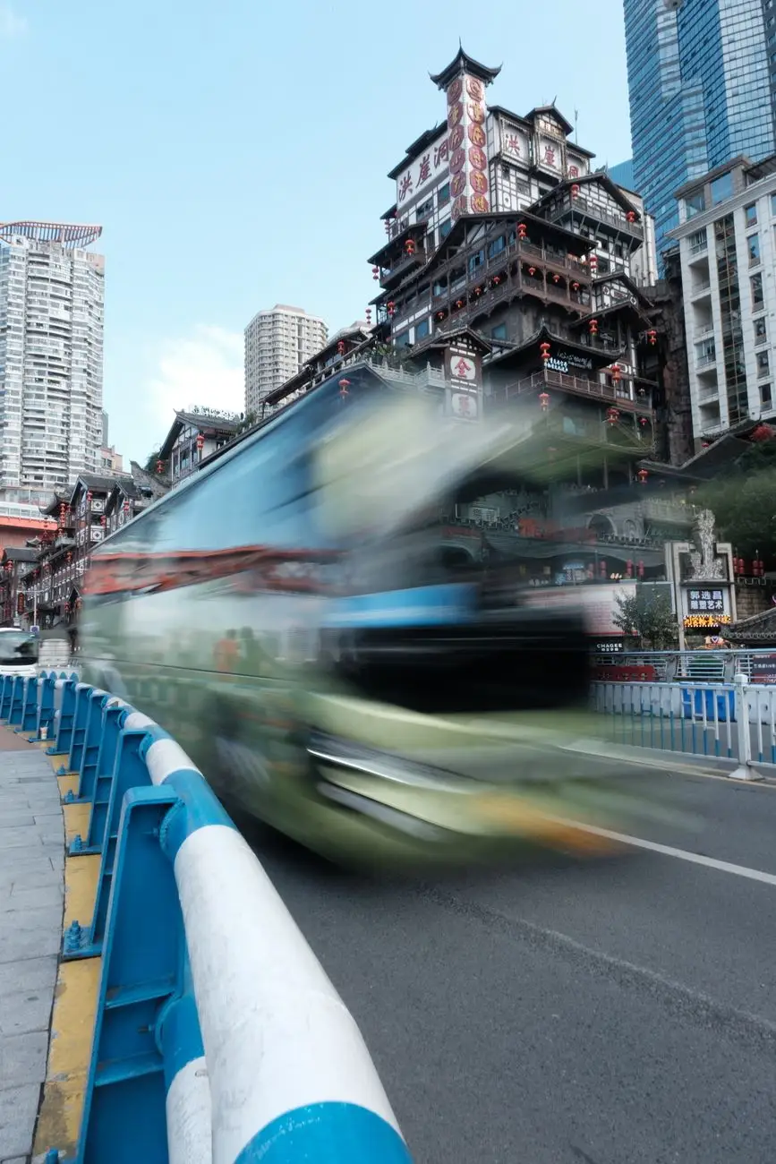 2025年航空服务行业新规解读：企业商旅出行的合规性调整